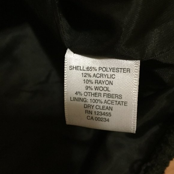 Interesting short-sleeved sweater- MOVING SALE - Picture 6 of 6